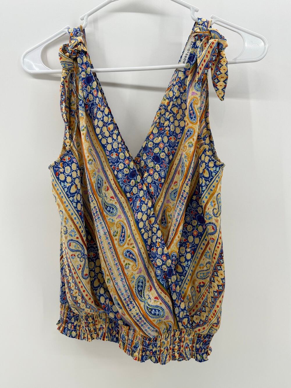 Rose & Olive Twisted V-Neck Floral and Paisley Womens Tank - size S